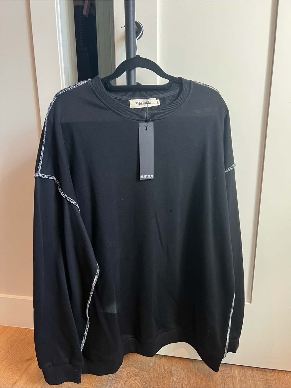 Men's Black Crewneck Sweatshirt with Contrast Stitching